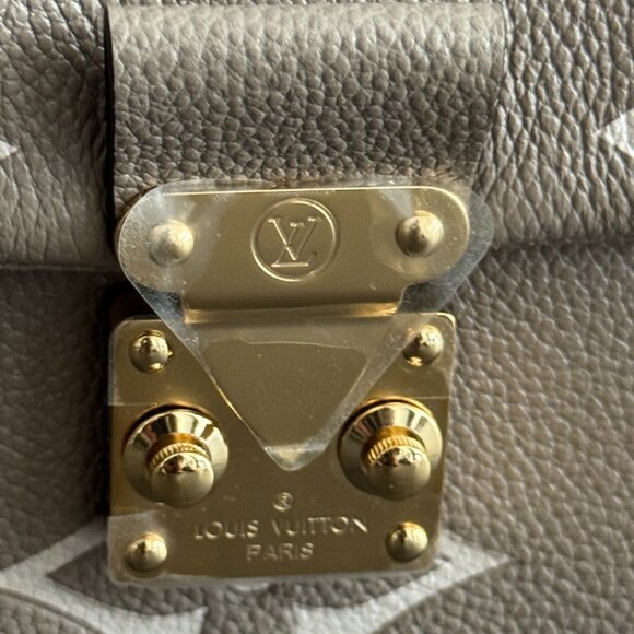 Louis Vuitton Madeleine MM - Picture 7 of 15